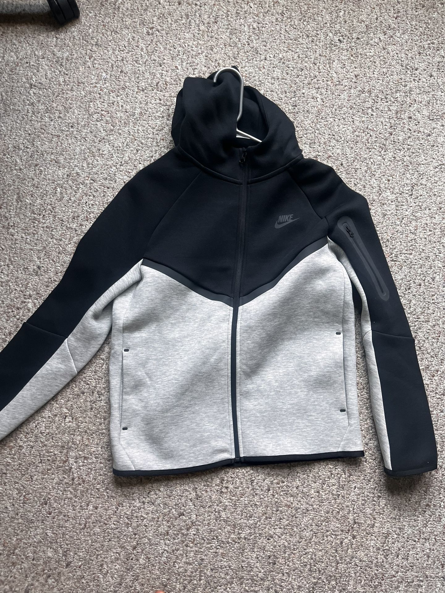 Dark Grey Heather Nike Tech Size XL