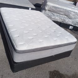 Queen Sealy Mattress And Box Spring 