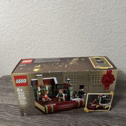 LEGO Seasonal: Charles Dickens Tribute (40410)