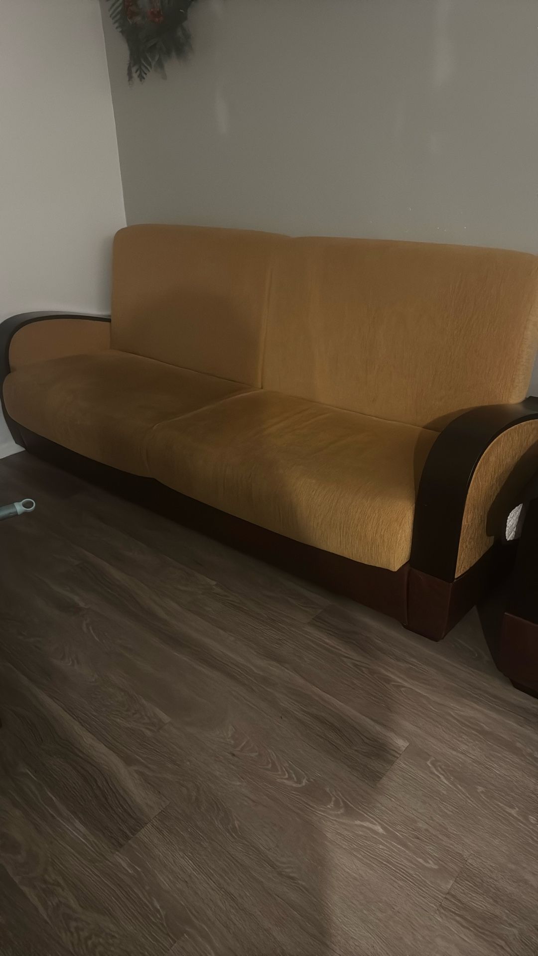 Couches /sofas Cash Only Thanks 