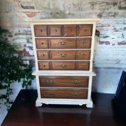 Vintage Thomasville Chest Of Drawers 