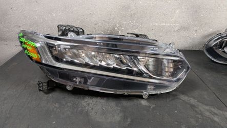 2018-2019-2020 HONDA ACCORD RIGHT HEADLIGHT OEM USED #10612
