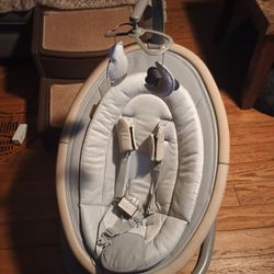 Maxi-Cosi Baby Swing/Rocker – Excellent Condition