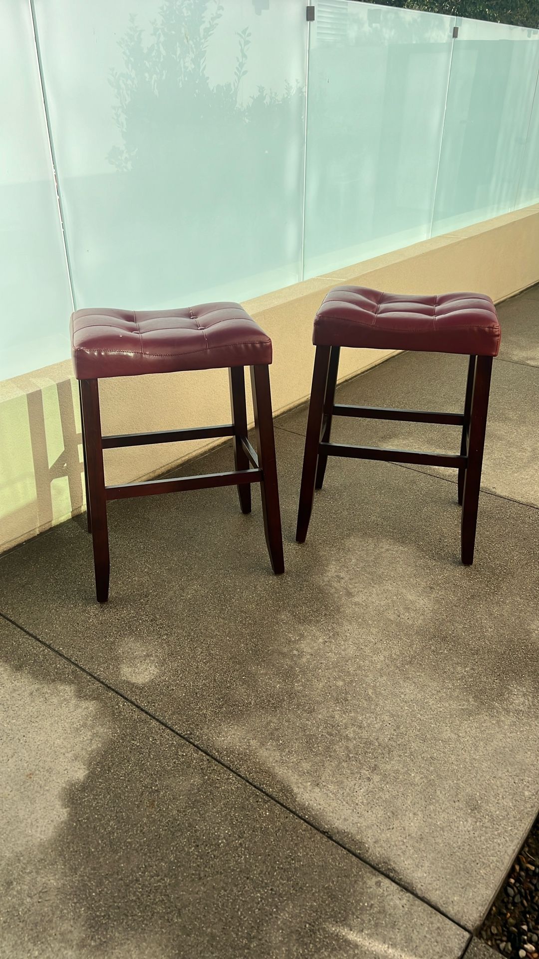 2 Stools