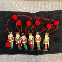 6’ String Of Nutcracker Garland New $3