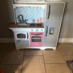 Little Kitchen 