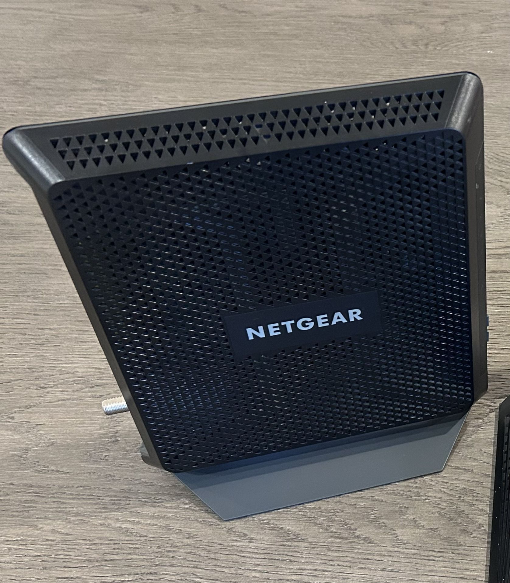 NETGEAR Wi-Fi Cable Modem Router