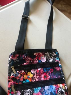Lesportsac body crossing bag