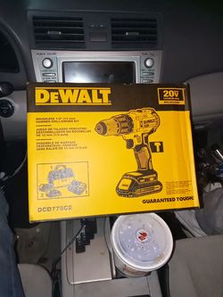 Dewalt 20v Brushless Hammer Drill Kit