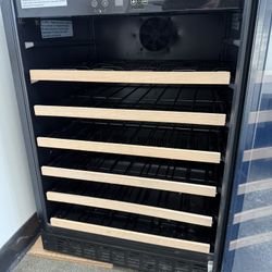 Frigidaire Gallery 46 Bottle Wine Cooler *Perfect Condition*