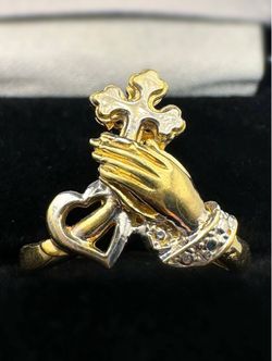 14k two tone Praying hands cross heart diamond cut religious ring sz 7.25