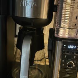 Nija Coffee Hot/cold Maker Like New !