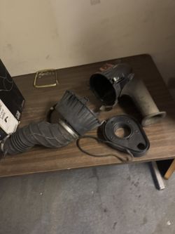 99-04 mustang 3.8l oem intake air box !!