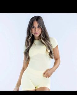 Dfyne 2piece workout set size small