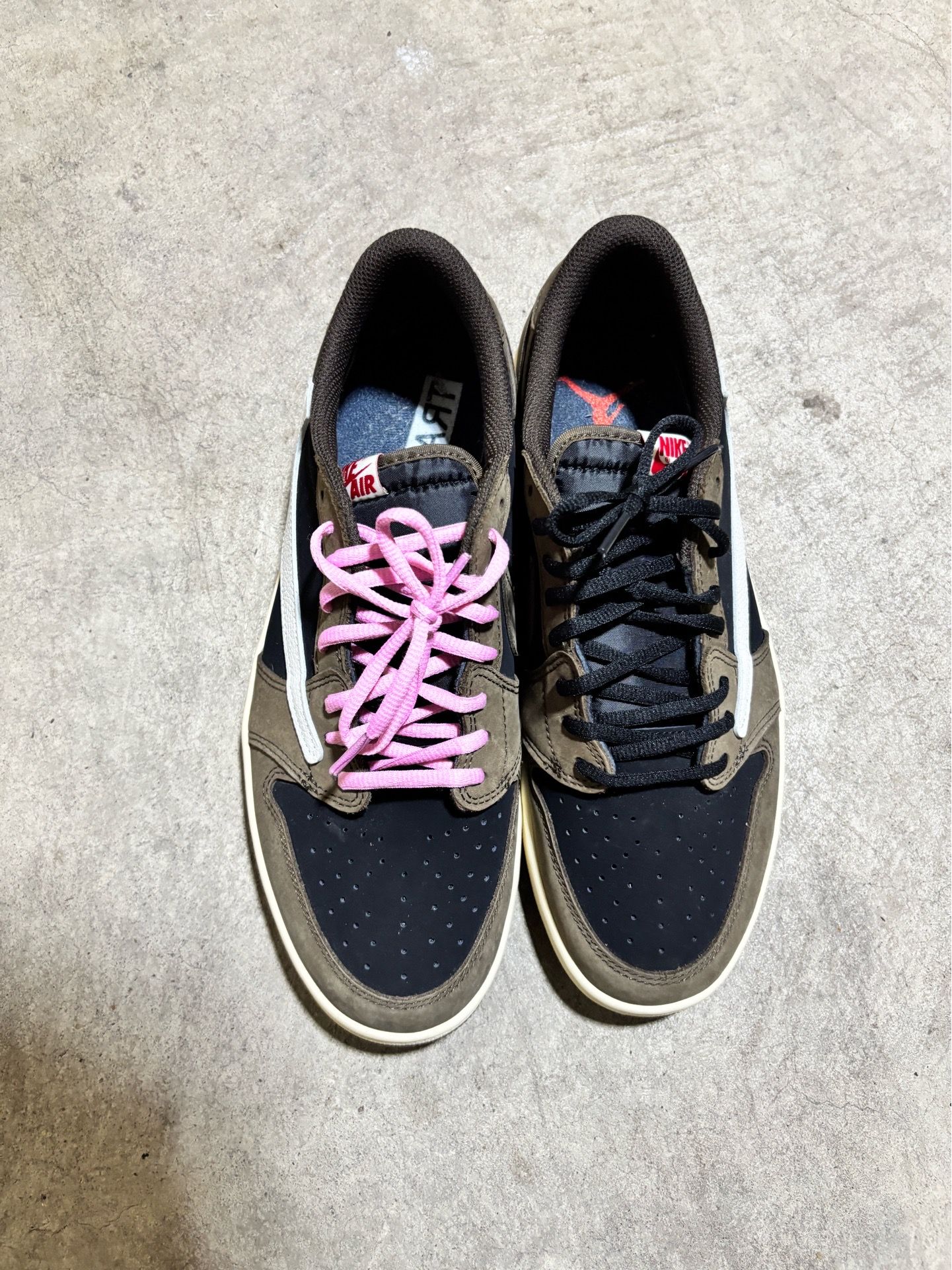 Jordan 1 Travis Scott mocha