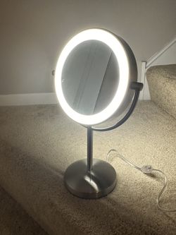 Make Up Magnified Lighted Mirror 