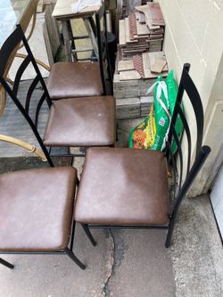 4  chairs / 4 sillas 🪑 por $25