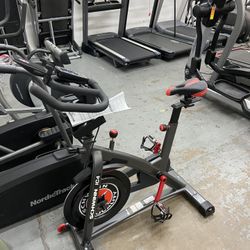 Schwinn IC4 Indoor Upright Cycle Exercise Bike