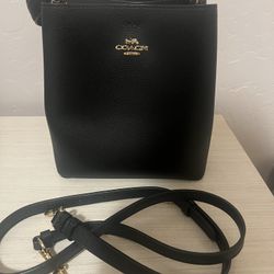 Coach outlet black  bucket bag 