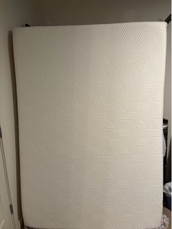 Full Size , 10 inch thick Lucid brand matress, memory foam