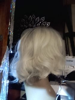 Blonde wig