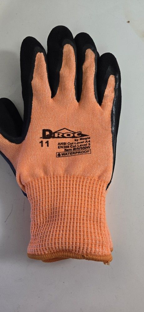 36 Pairs Of D ROCK hv550 Waterproof Thermal Coated Work Gloves A4 Cut Level $5 A Pair or $150 For The Lot