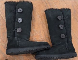 I have size 10
10 and half size 7 10 piece please neww never worn