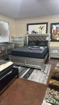 Four Piece Queen Bedroom Set