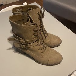 Brown Women Boots 