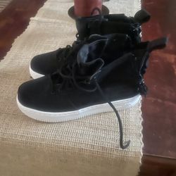 Boys Size 4 Nike Never Used 