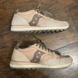 Women Saucony Sneakers Size 8