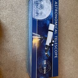 Adjustable Height, Sleek Astronomical Telescope! 