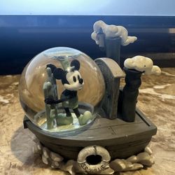 Mini Snow Globe Mickey Mouse