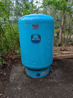 Non-work Well Water Pressure Tank For Crafts Approx 42"T X 26"D