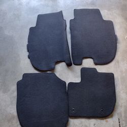 2020 Honda fit floor mats in good condition 