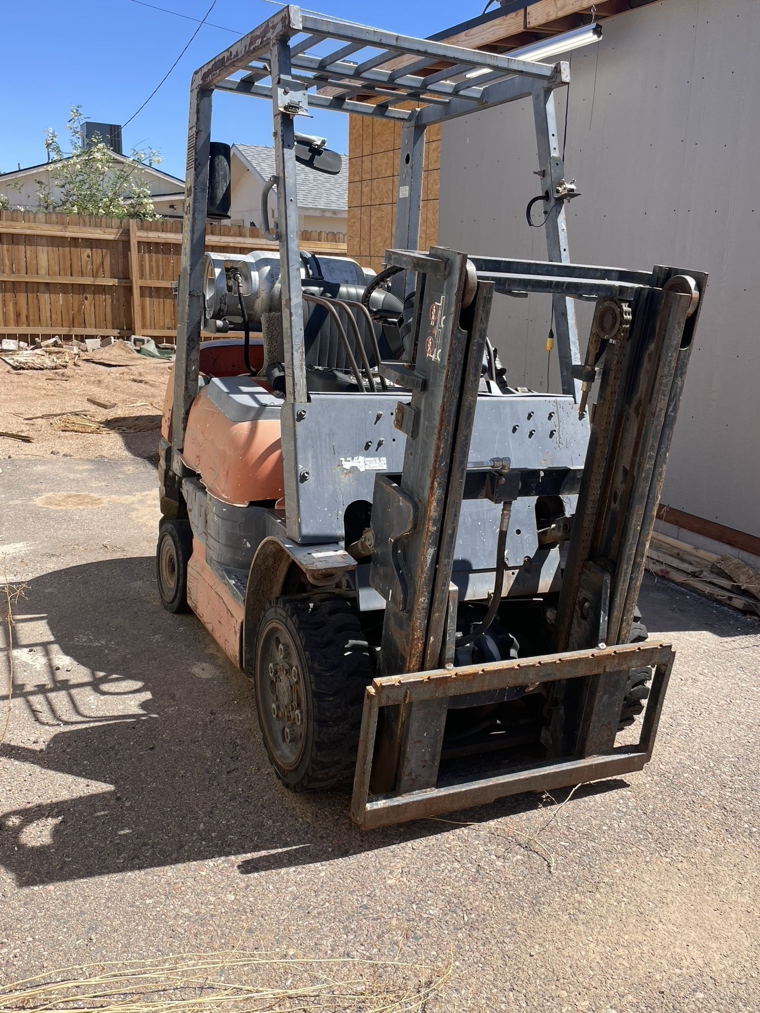 Toyota Forklift 1998 Model 42-6FGCU25 Runs Beautifully