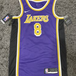 Nike LA Lakers Kobe Bryant #8 Swingman Jersey Men's Sz Small S Purple AV3701-504