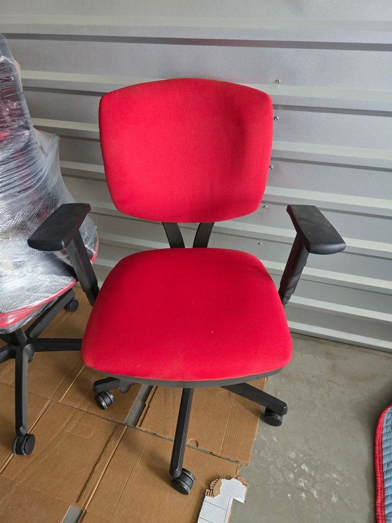 Office Chairs....Fire Sale... Must Go!