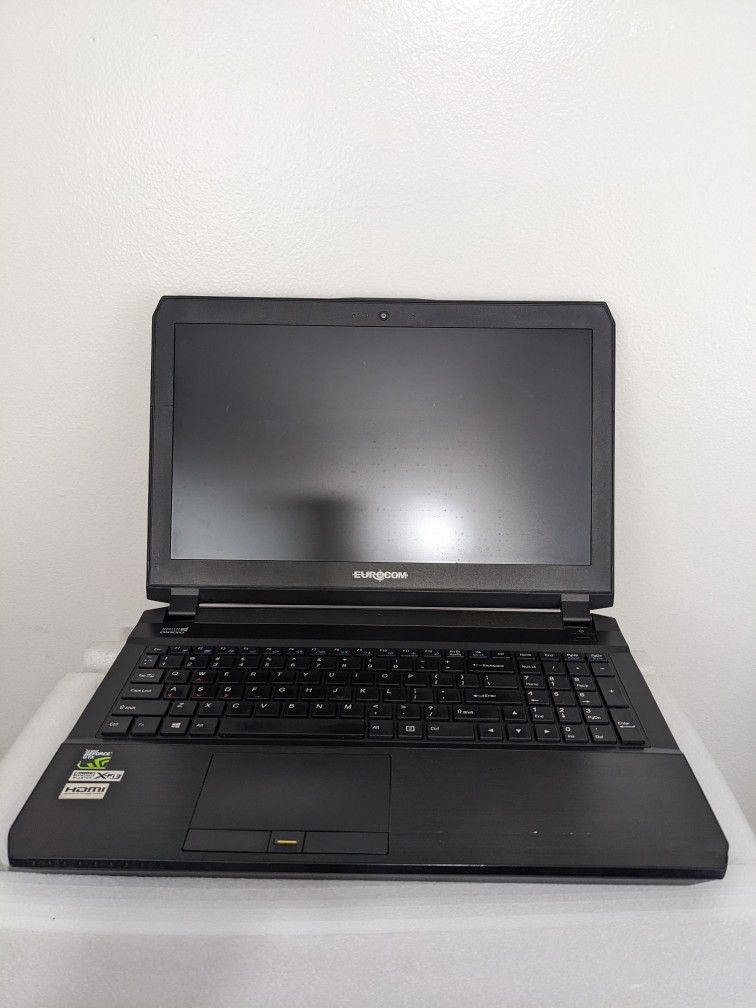 Gaming laptop broken i7 16GB 500GB SSD GTX 980M Eurocom P650SG