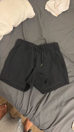 Girl’s lululemon shorts size 2 in women’s XS or 12 in kids