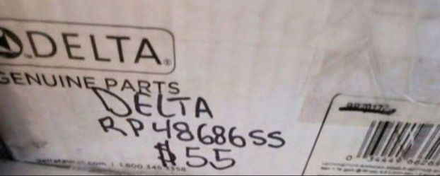 Delta 7.5" Rain Shower Head In Stainless Steel
