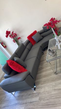 Sofa seccional en venta.  Gran variedad de modelos disponibles