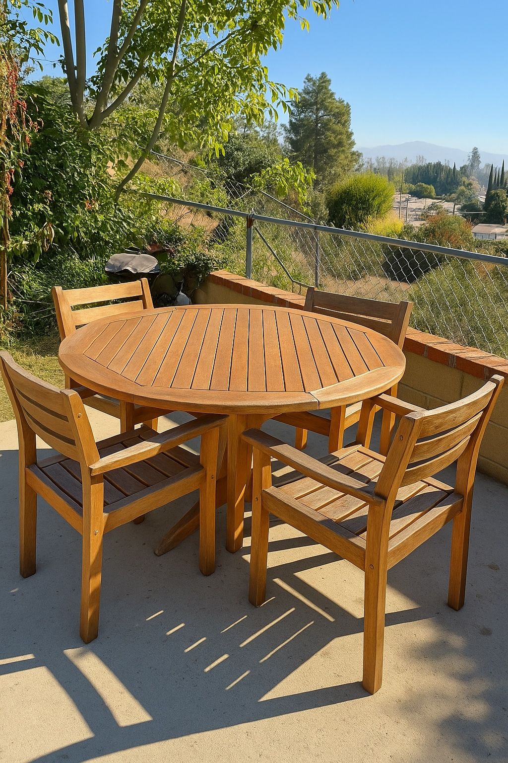 Outdoor Solid Wood Patio Table Set – Round Table + 4 Chairs 