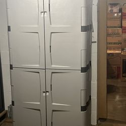 Double door, cabinet Rubbermaid