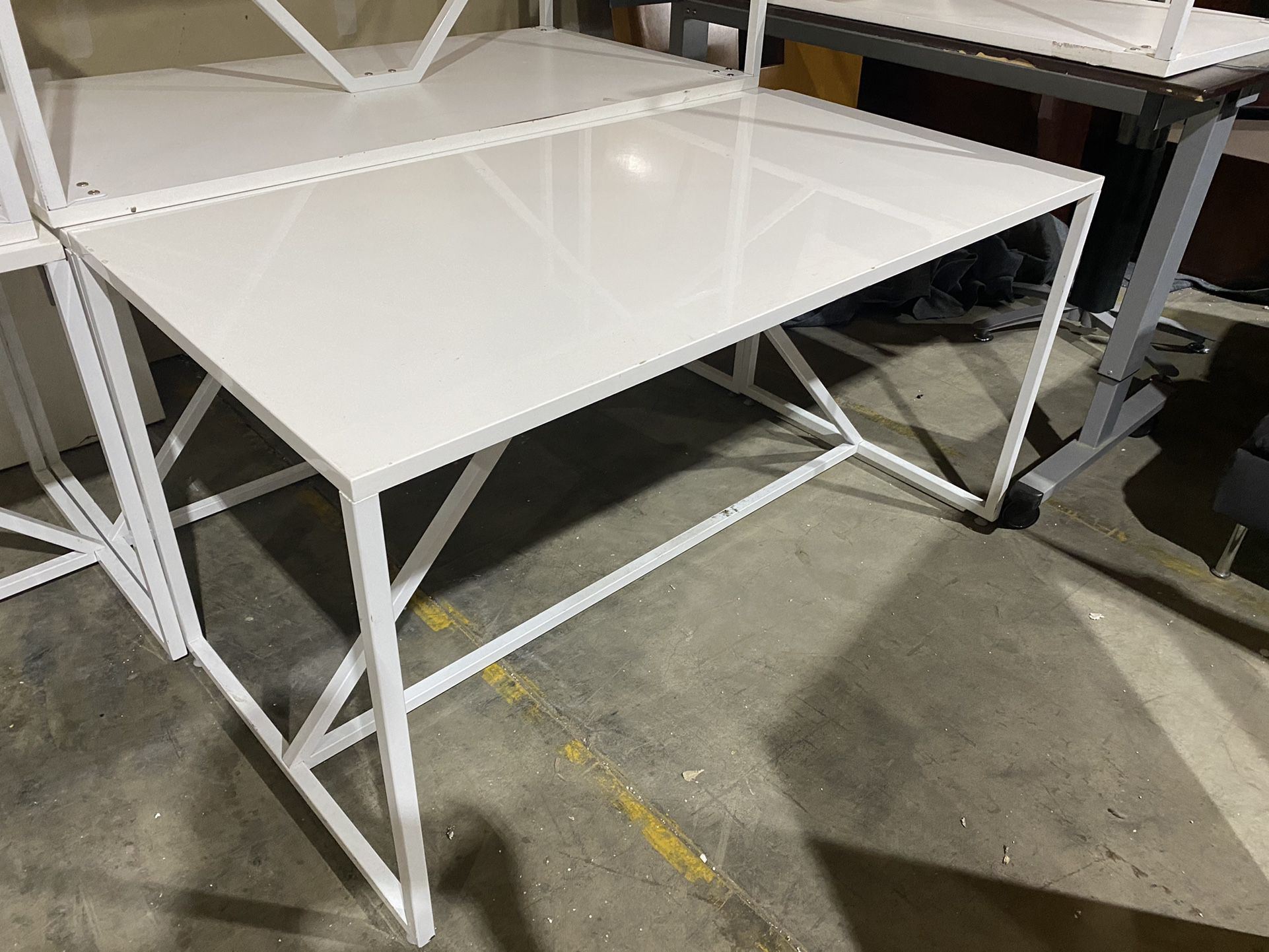 Tables White 5x3x3h 