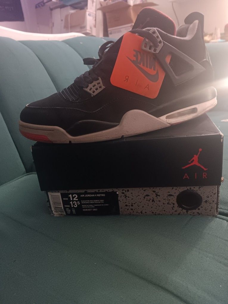 Nike Air Jordan 4 Retro