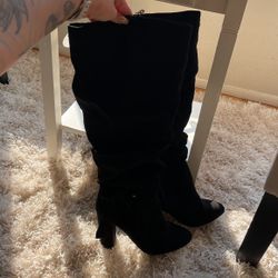 Black Heel Boots w/Bow