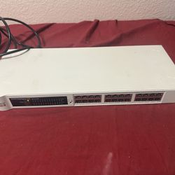 Cisco-Linksys EF2H24 24-Port Etherfast I| 10/100 Autosensing Hub