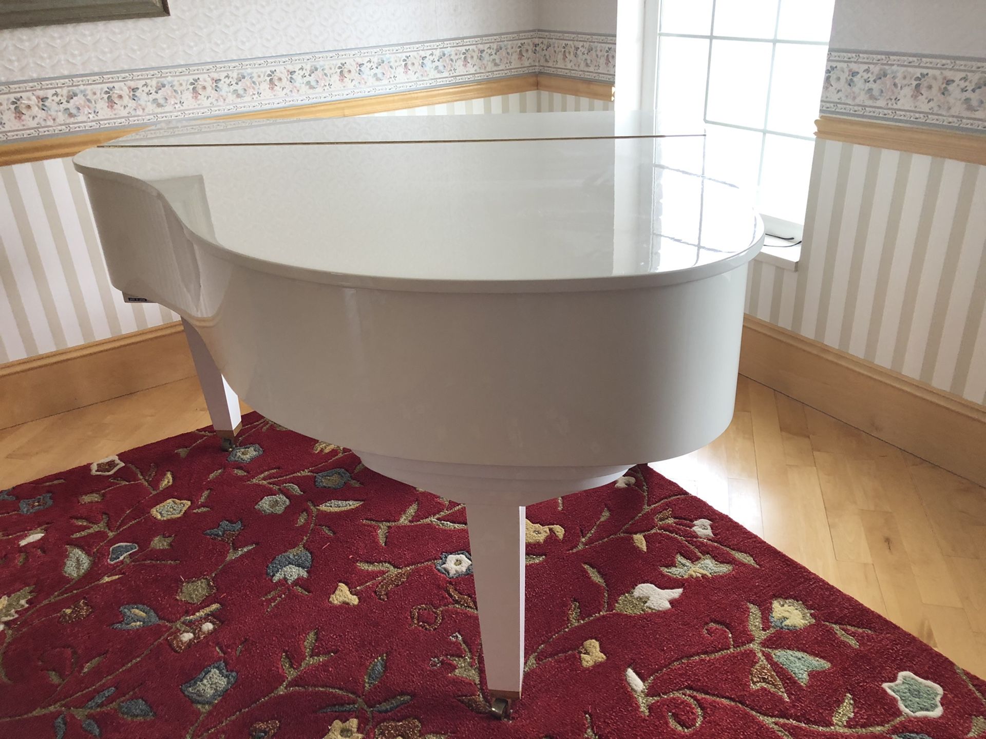 White Kawai Baby Grand Piano in Pristine Condition!