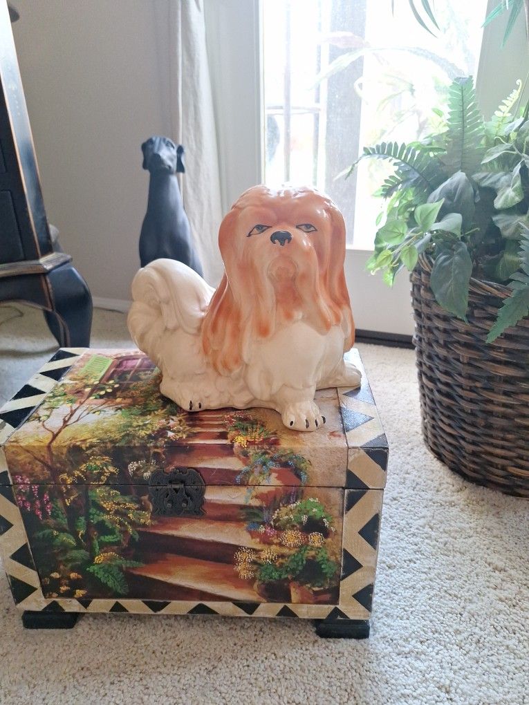 $20! Pekingese Dog Ceramic Statue Vintage 10"x11"